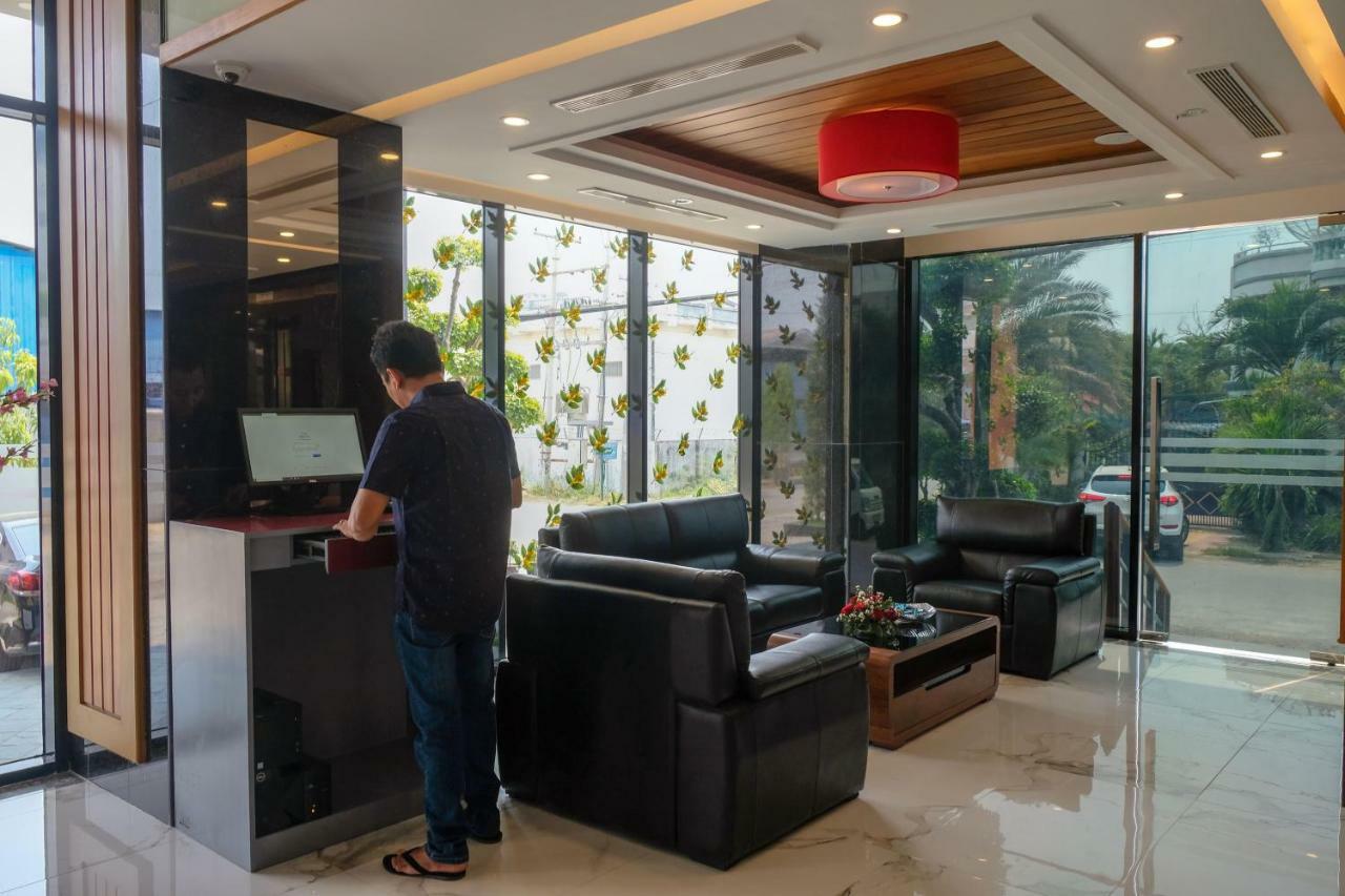Ritz Grand Hotel Mandalay Exterior photo